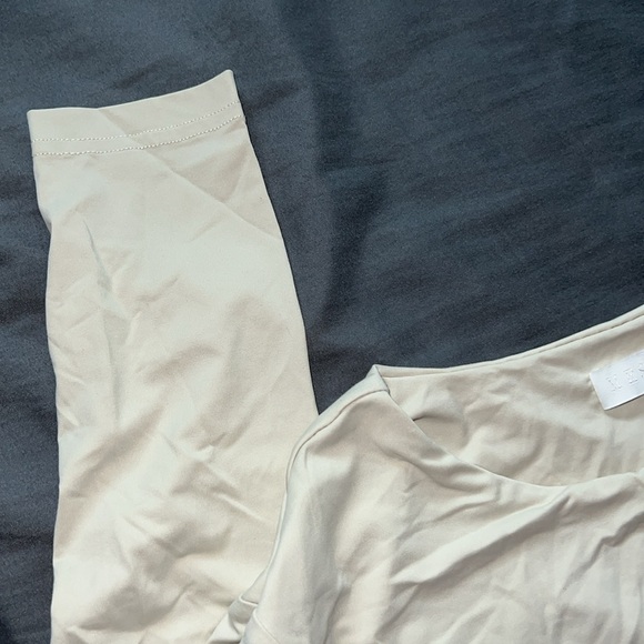 Meshki Cream Crop Top - Picture 3 of 4